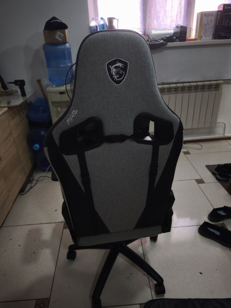 Игровое кресло MSI MAG CH130 I FABRIC, светло серый