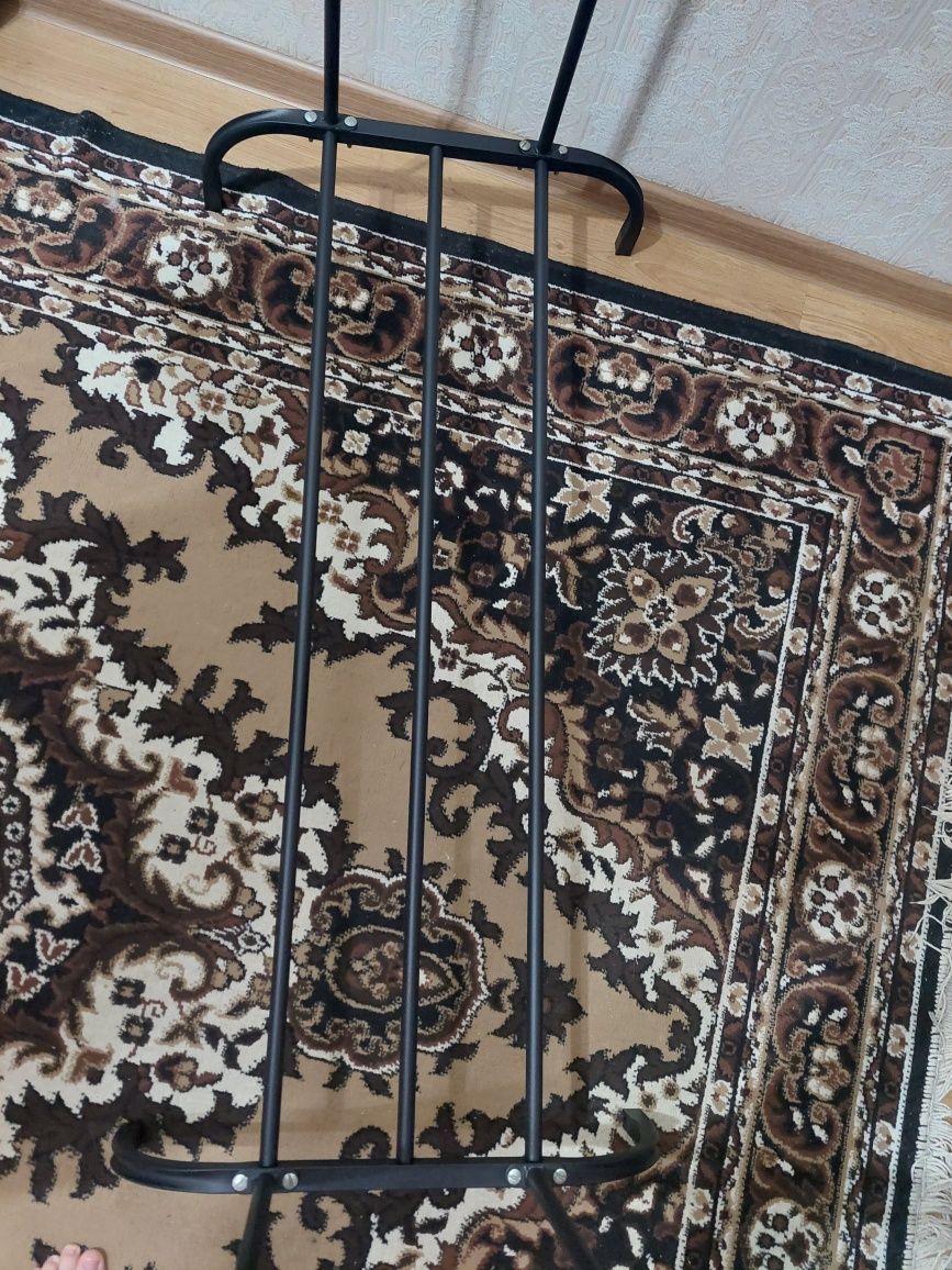 Продам  вешалку для верхней одежды