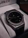Часы Hublot.