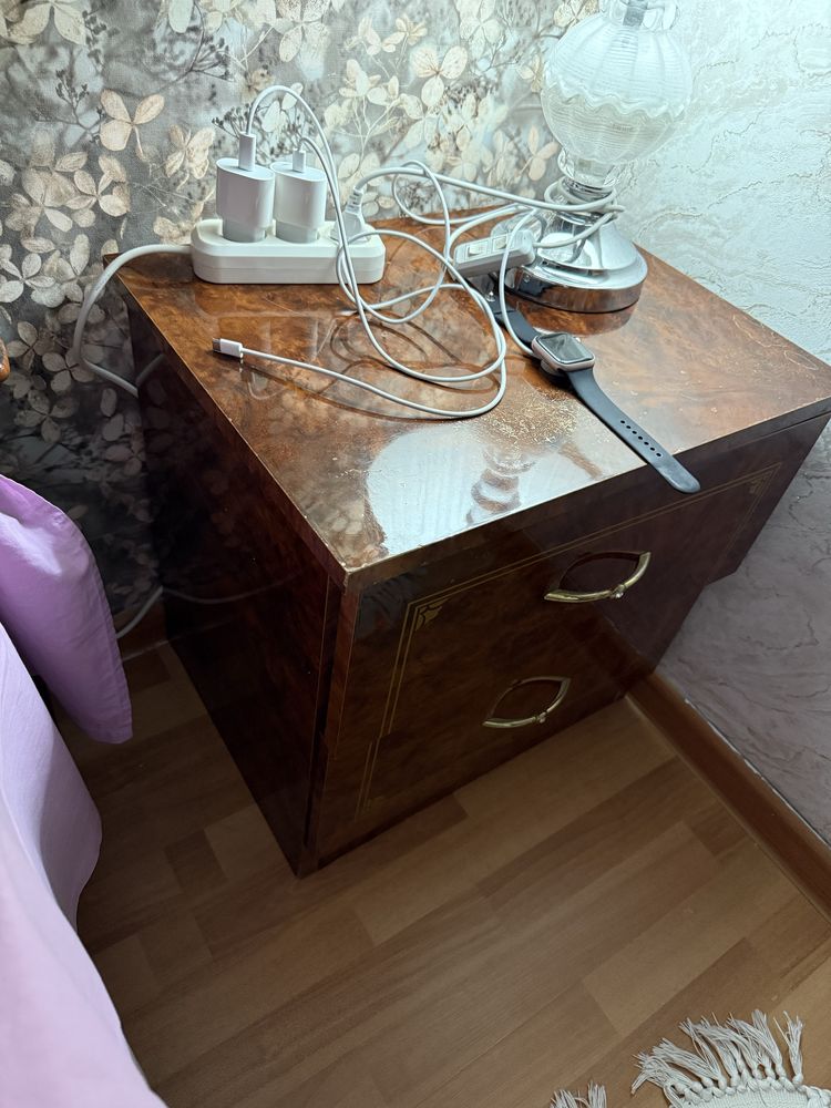 Прикроватная тумбочка 3000 за шт