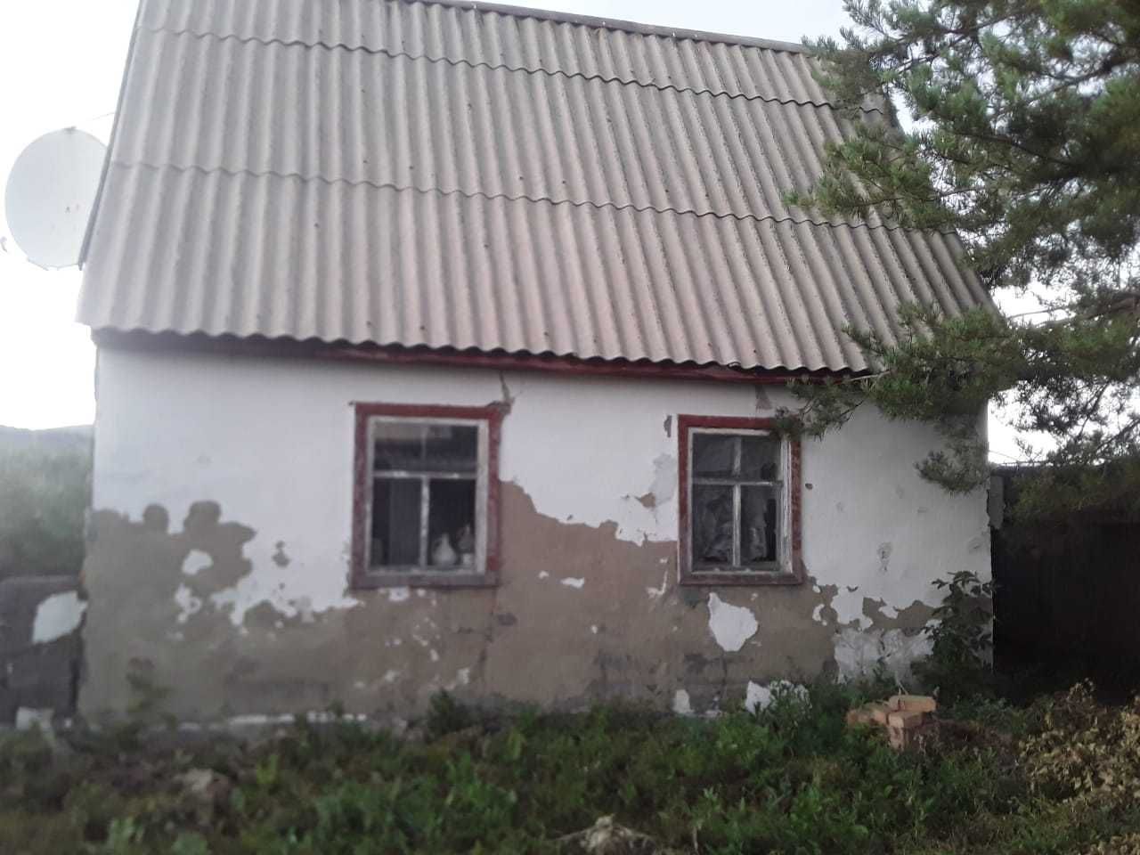 Продам 2 дома и 2 земельных делимых участка с.Бобровка вко 0.8Га