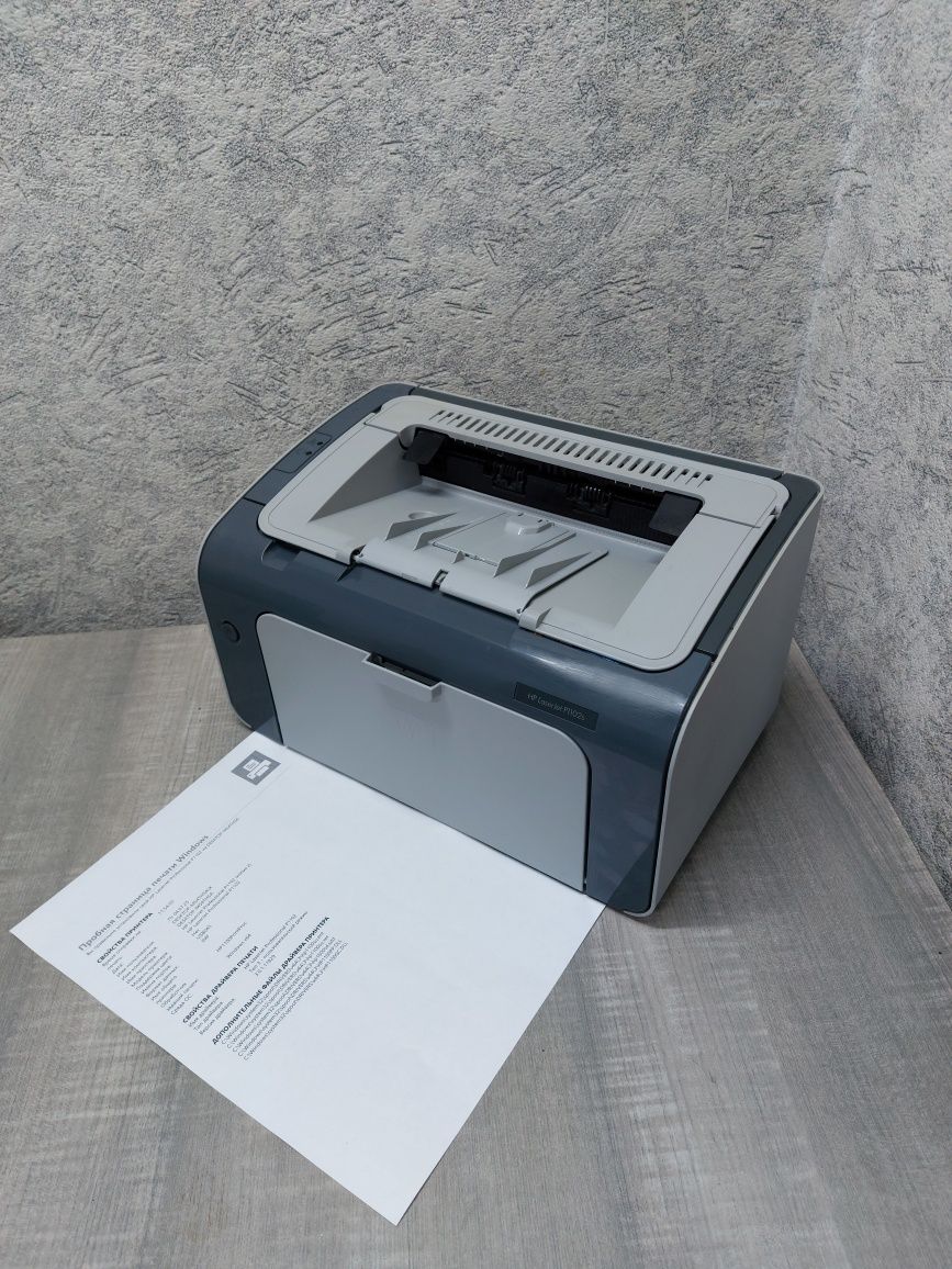 HP LaserJet P1102s
принтер