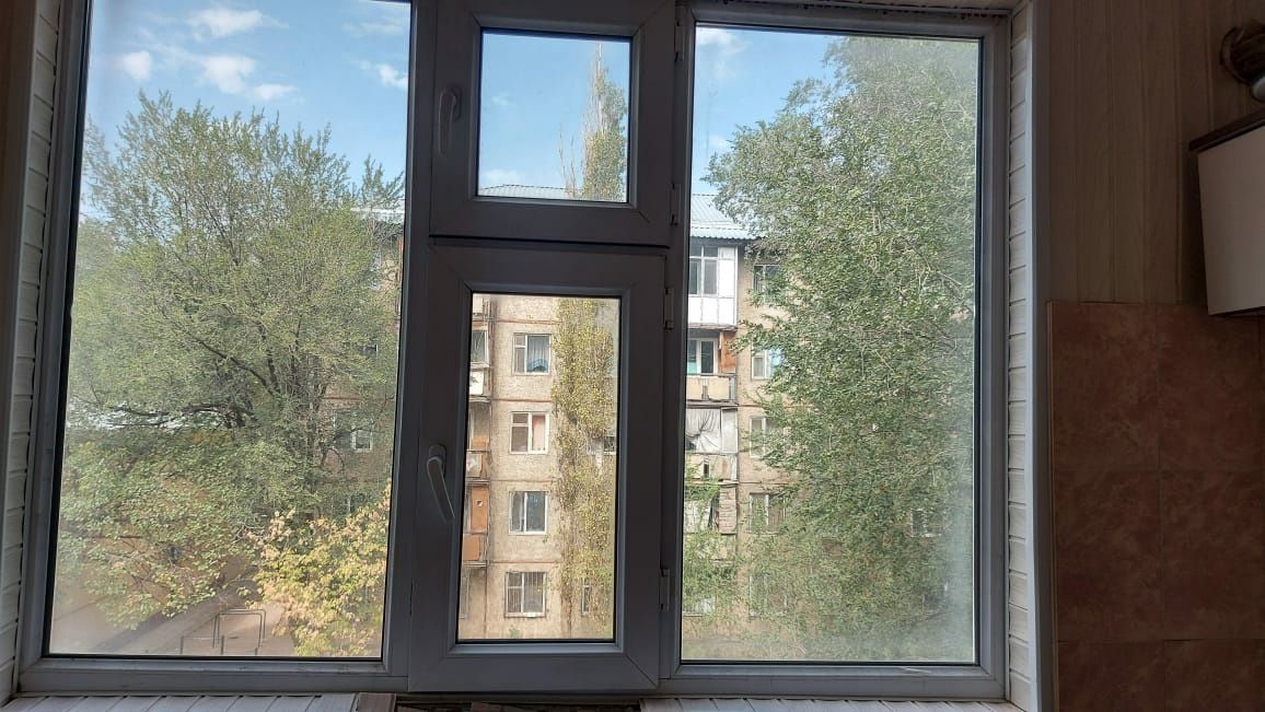 Металлопластиковые окна двери и витражи тамбуры обшивка балкона