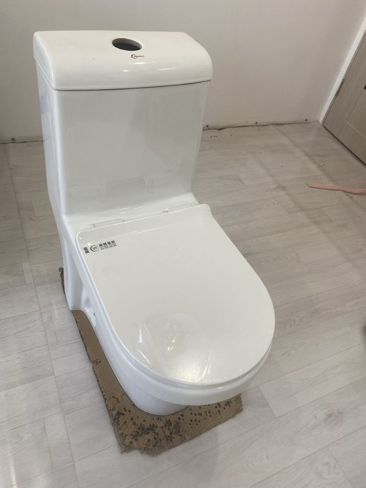 Продам новый унитаз
