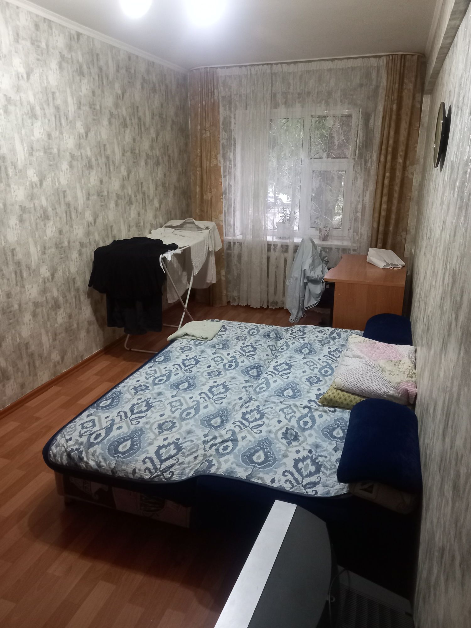Комната ,старый центр ,подселение. Девушку студентку