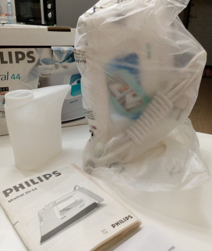 Новый утюг Philips Mistral 44 Steam Boost