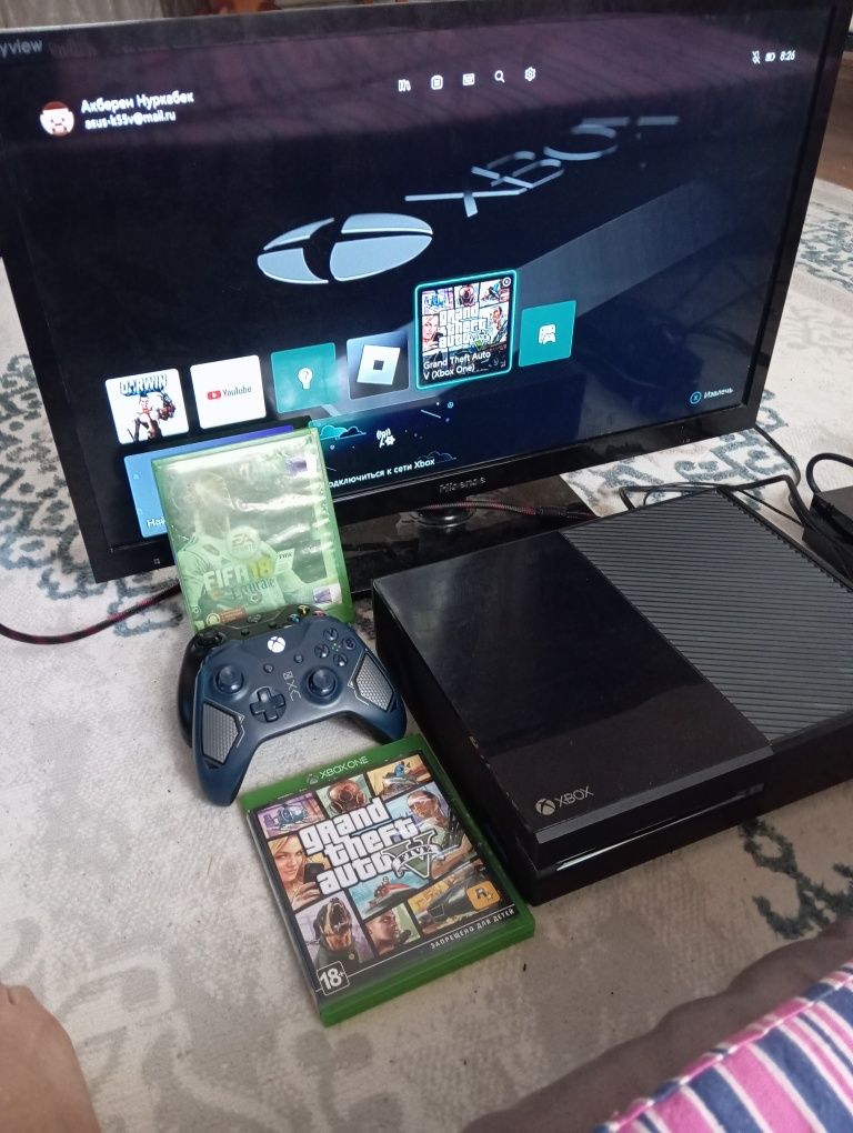 Xbox one,в идеальном состоянии, в подарок телевизор!