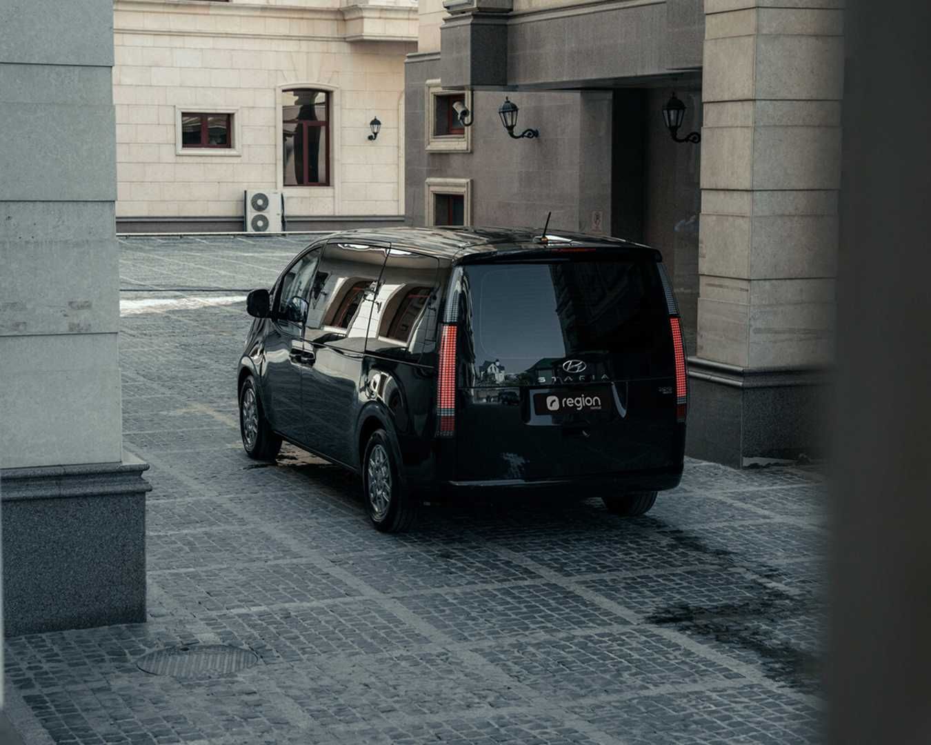 Посуточная аренда автомобиля без водителя Hyundai Staria