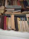 Книги разные не дорого.