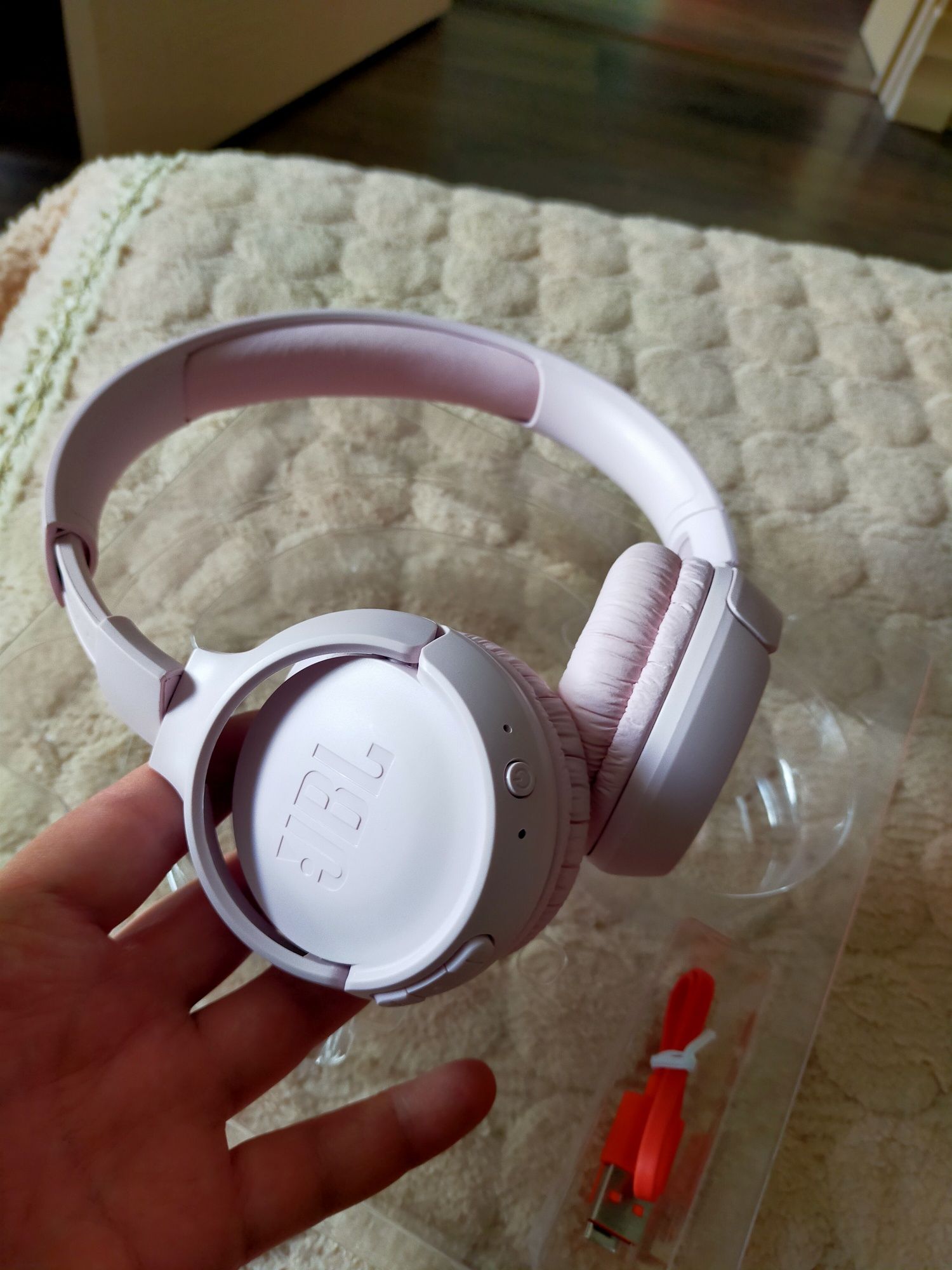 Наушники. Jbl розовый цвет