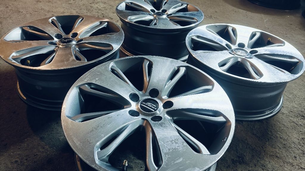 R18 PCD 5* 114,3 Комплект легкосплавных дисков