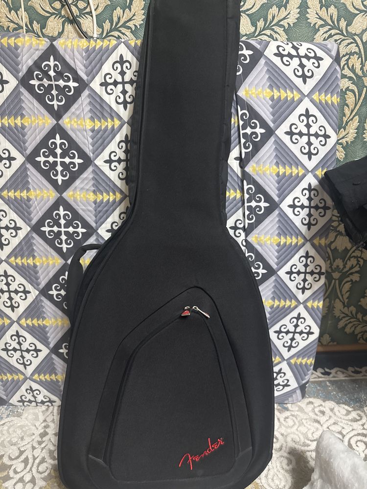 Продам гитару yamaha fs830