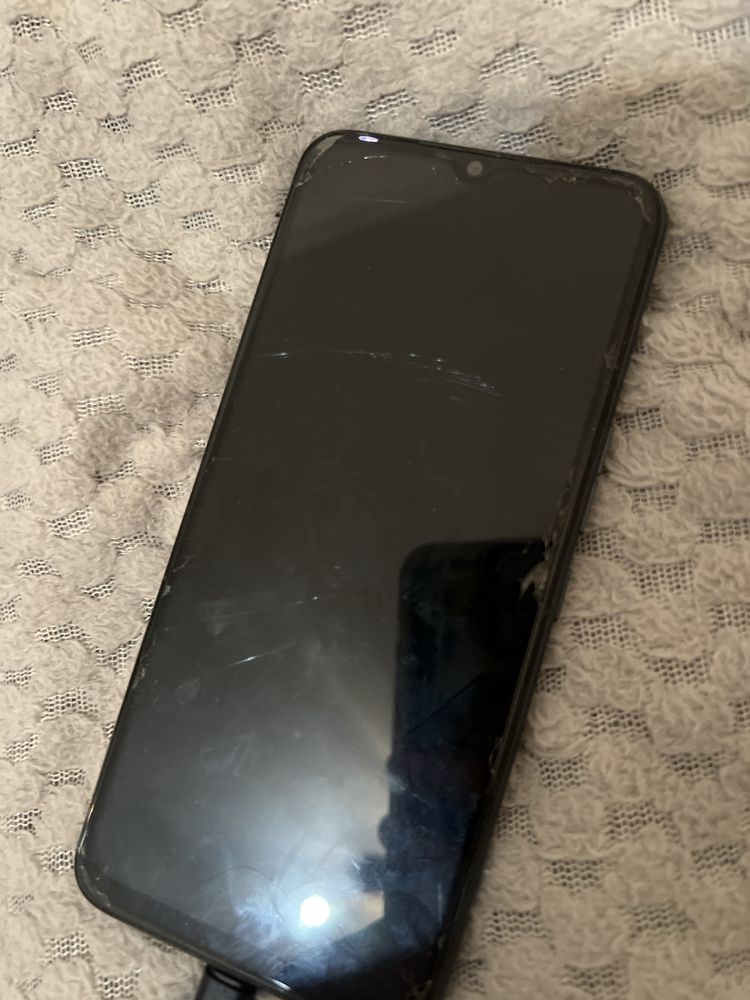 Телефон Spark 7.