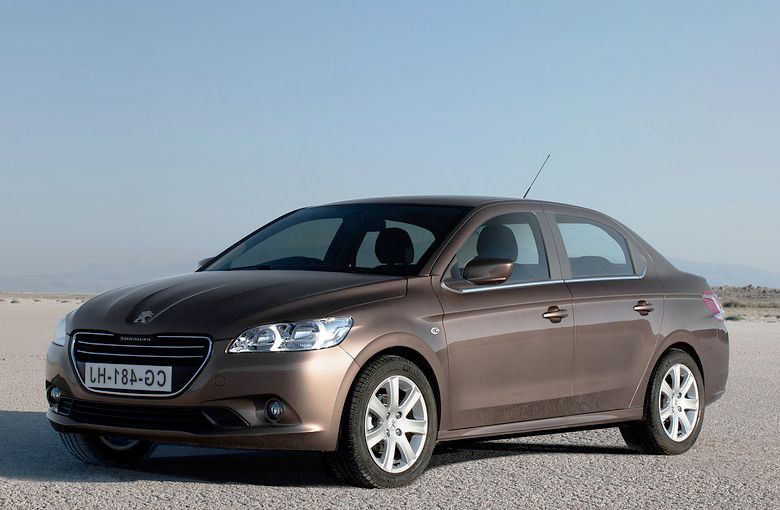 Бампер передний на Peugeot 301 Пежо 301