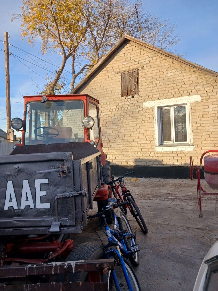 Продам трактор Т-16.