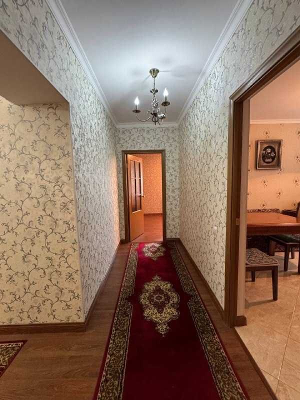 Продаю 2-комн. по ул.Уалиханова 9/1, золотой квадрат.
