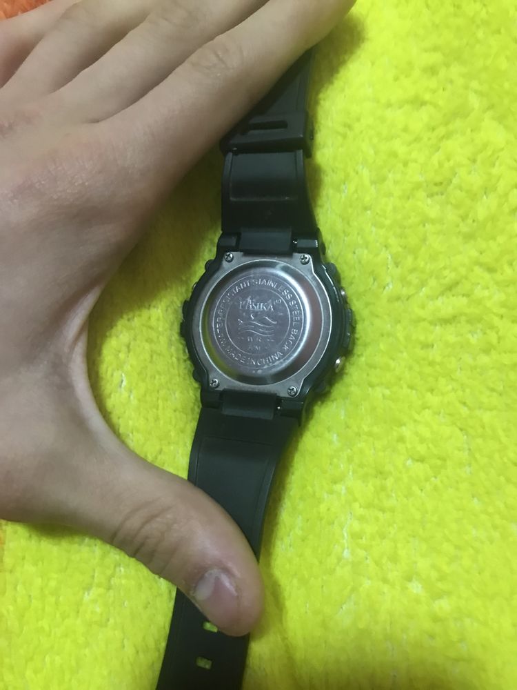 Продам водоустойчивые часы
