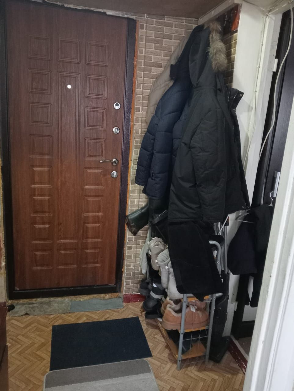 Продам 1 комнатную квартиру. 21.5кв.м. 4/6 этаж.