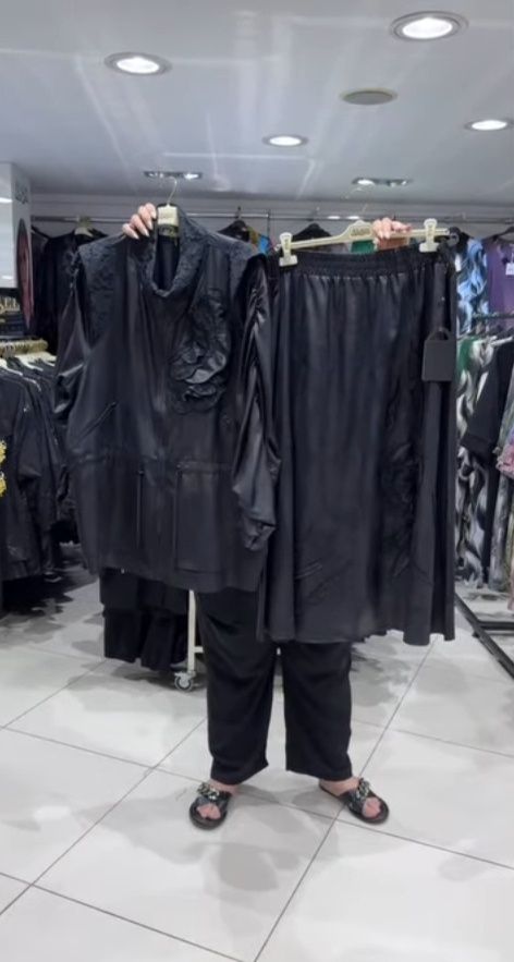 Костюм женский р 66