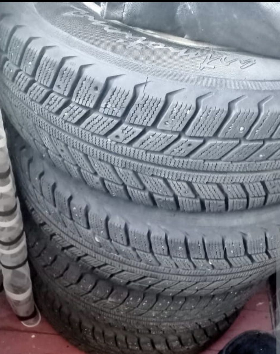 Диски с шинами для автомобиля