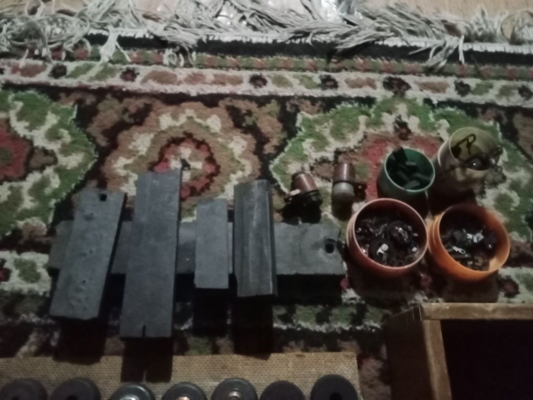 Продам график и разные щётки