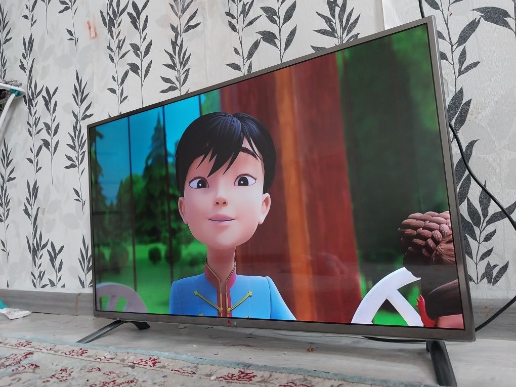 Большой LG-110см.3D SMART WIFI T2
