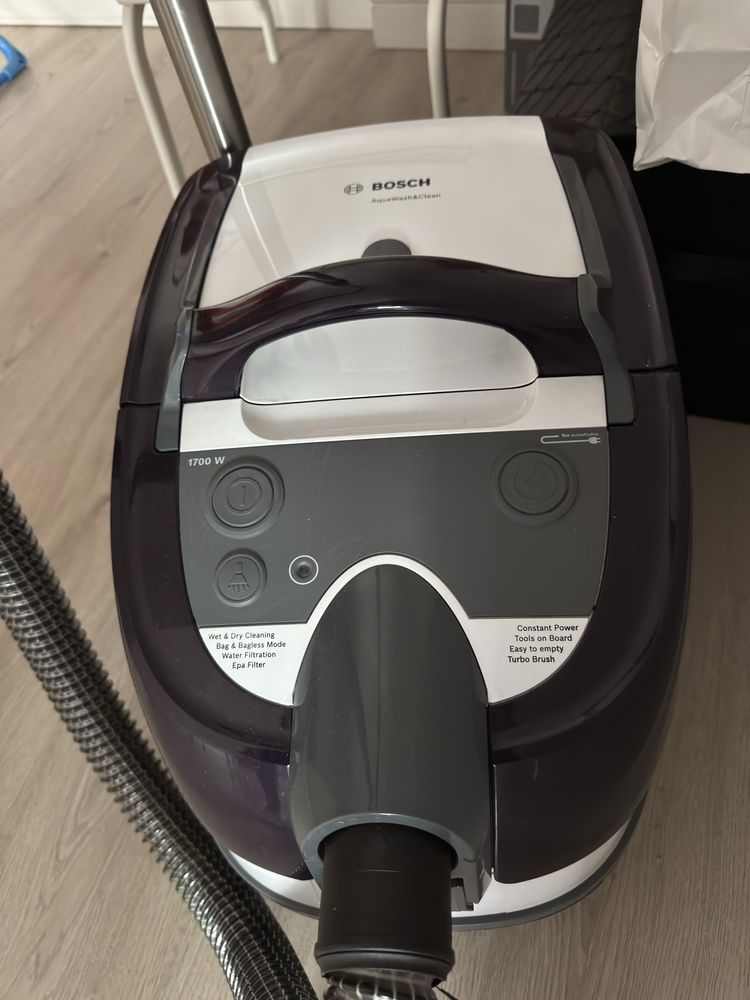 Продам моющий пылесос Bosch