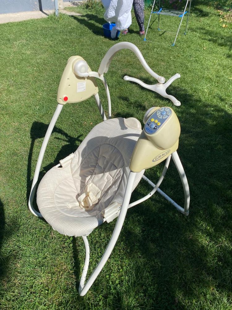 Детская электронная качеля Graco