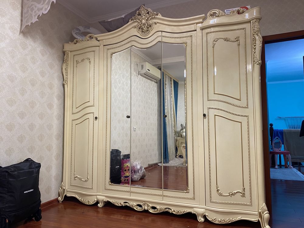 Спальный гарнитур