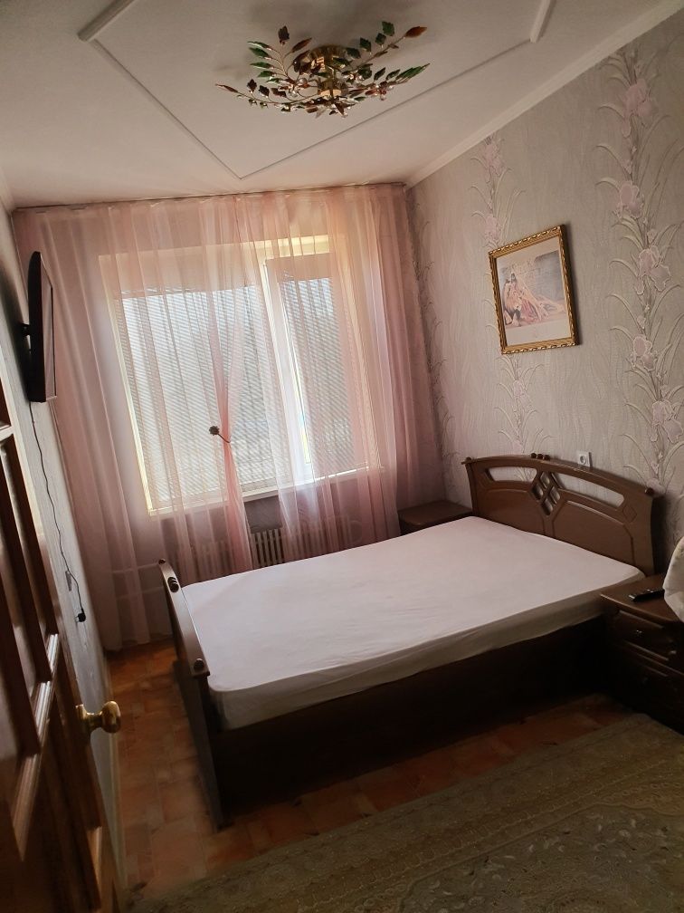 2 комн кв.,12 микр..1 дом