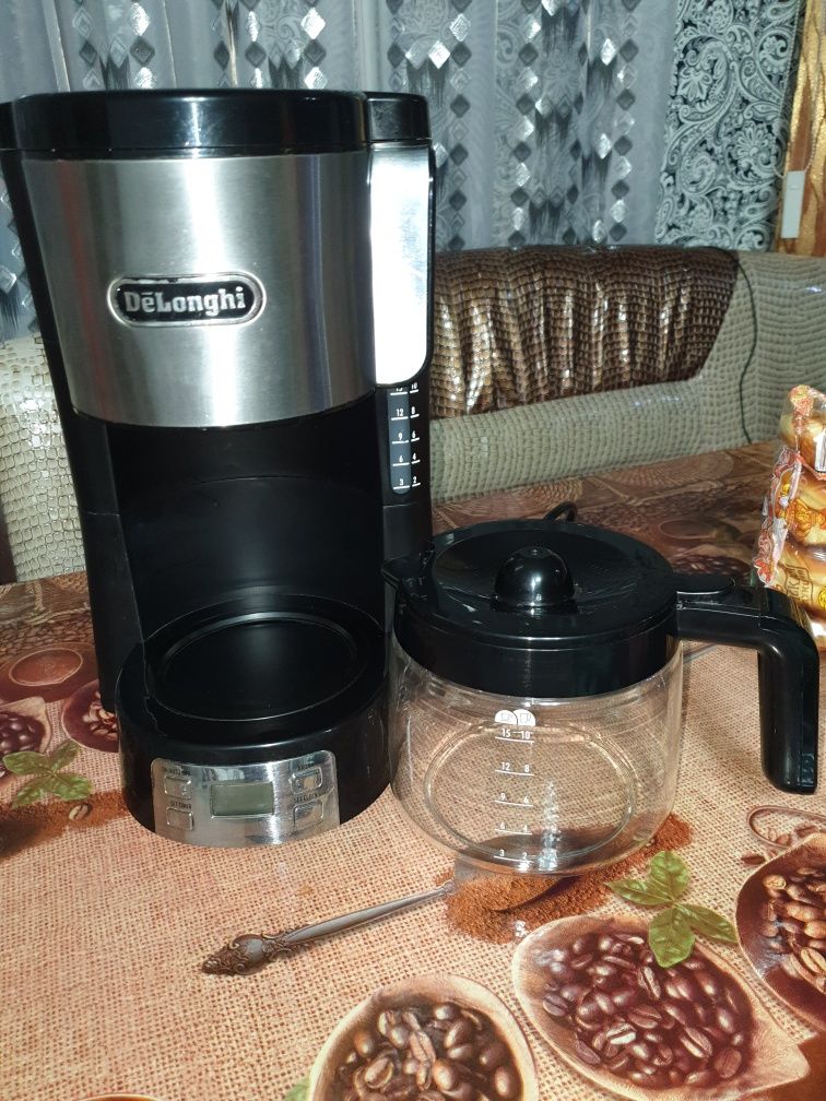 Кофеварка Delonghi