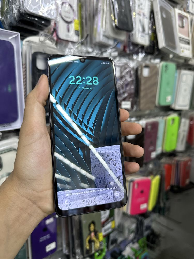 Samsung A05.