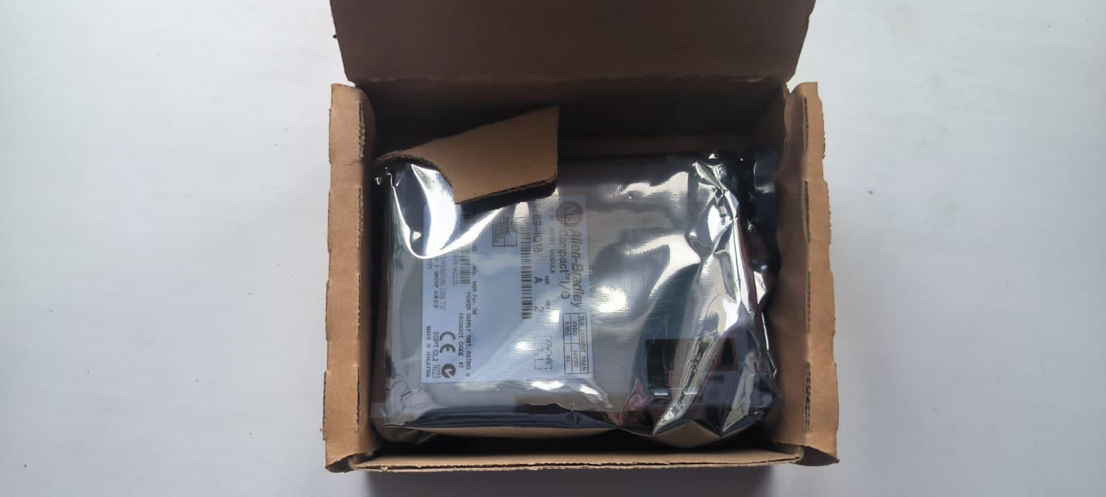 Модуль ввода Allen Bradley 1769-IQ16