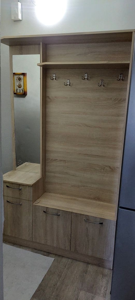 Прихожая мебель. Шкаф