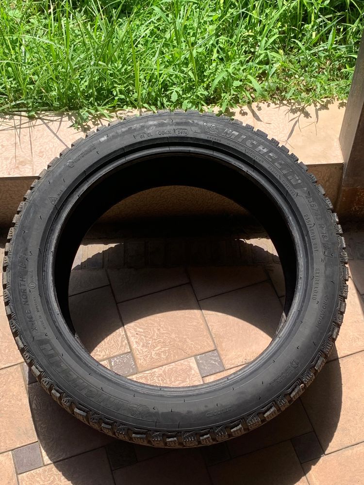 R18 MICHELIN 235 / 45