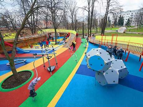 Резиновое покрытие. тартановое покрытия, искусственный газон