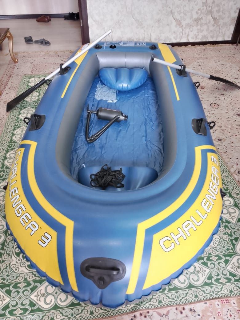 Надувная лодка Intex 68367NPChallenger-2 Set пластиковые вёсла и насос