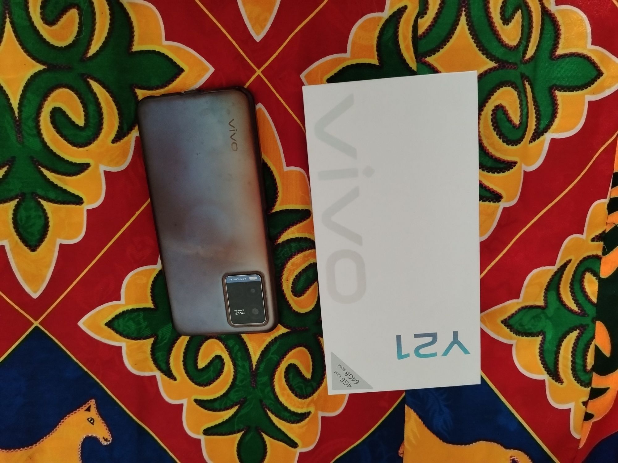 Продам смартфон vivo y21 в отличном состоянии минусов нету