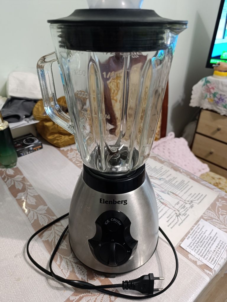 Продам блендер ELENBERG FB-639