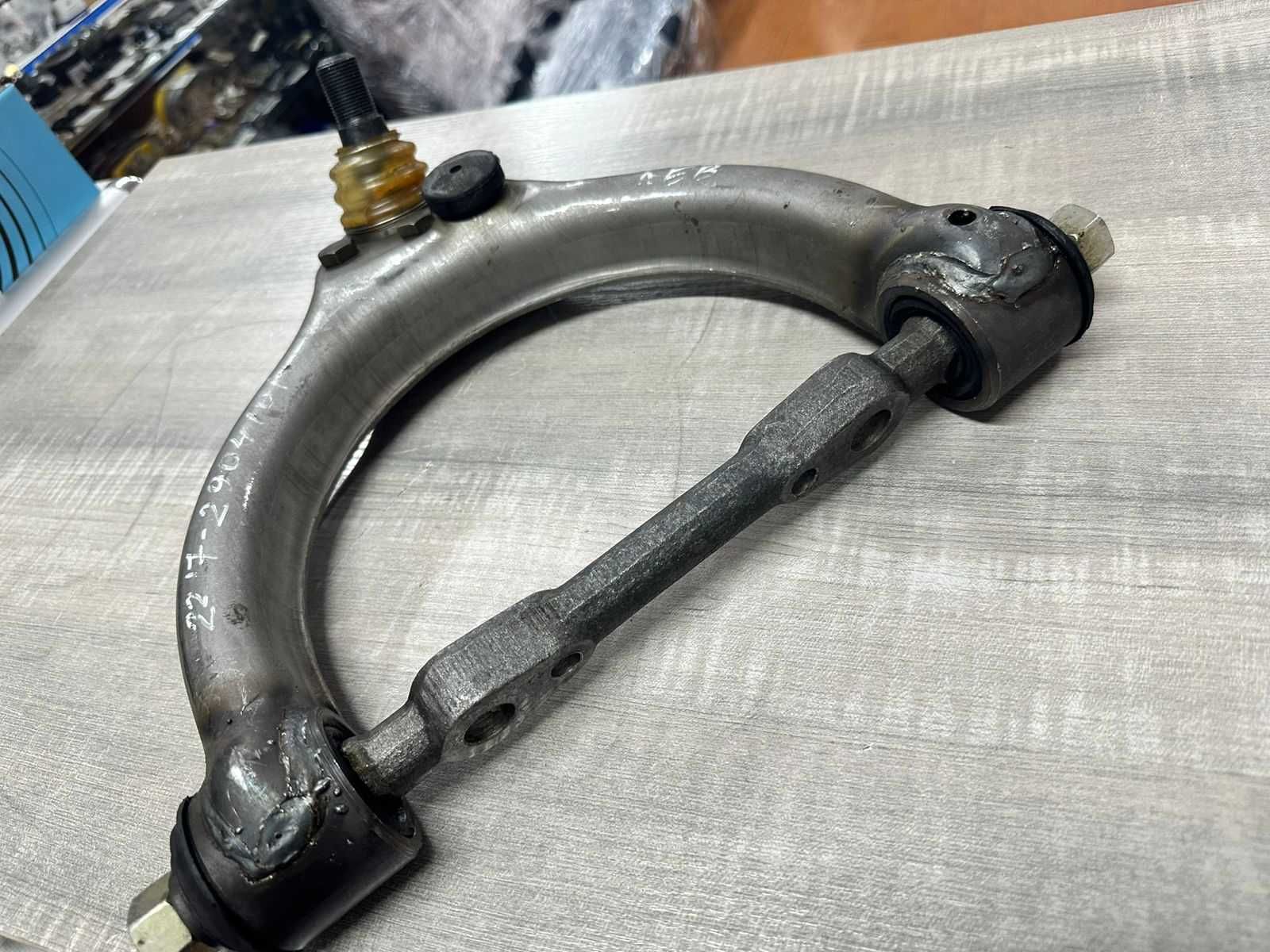 Рычаг передний верхний левый ГАЗ Соболь