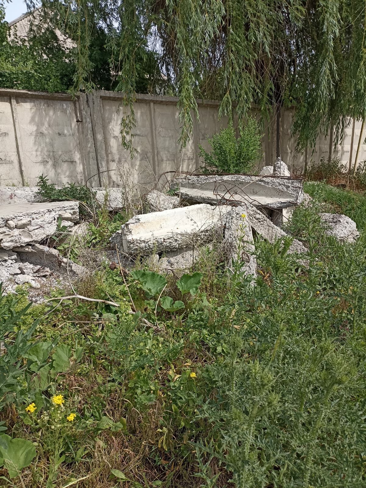Отдам бесплатно бетонные блоки, ЖБ изделия б/у. Самовывоз.