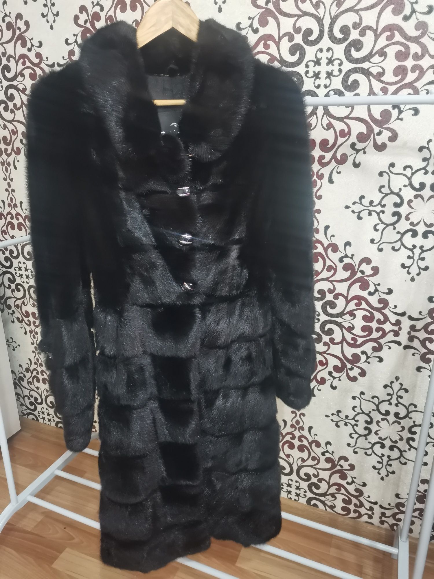 Продам норковую шубу