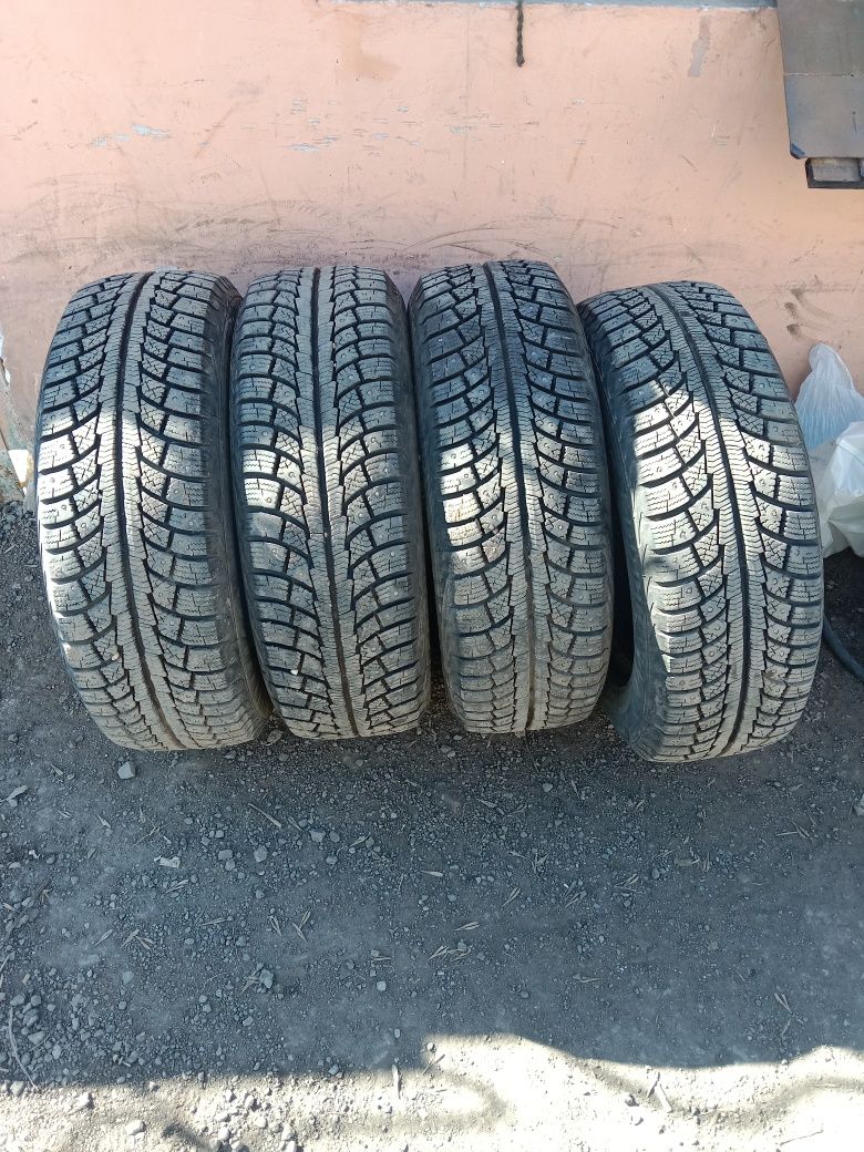 Зимняя резина 215/65 R16