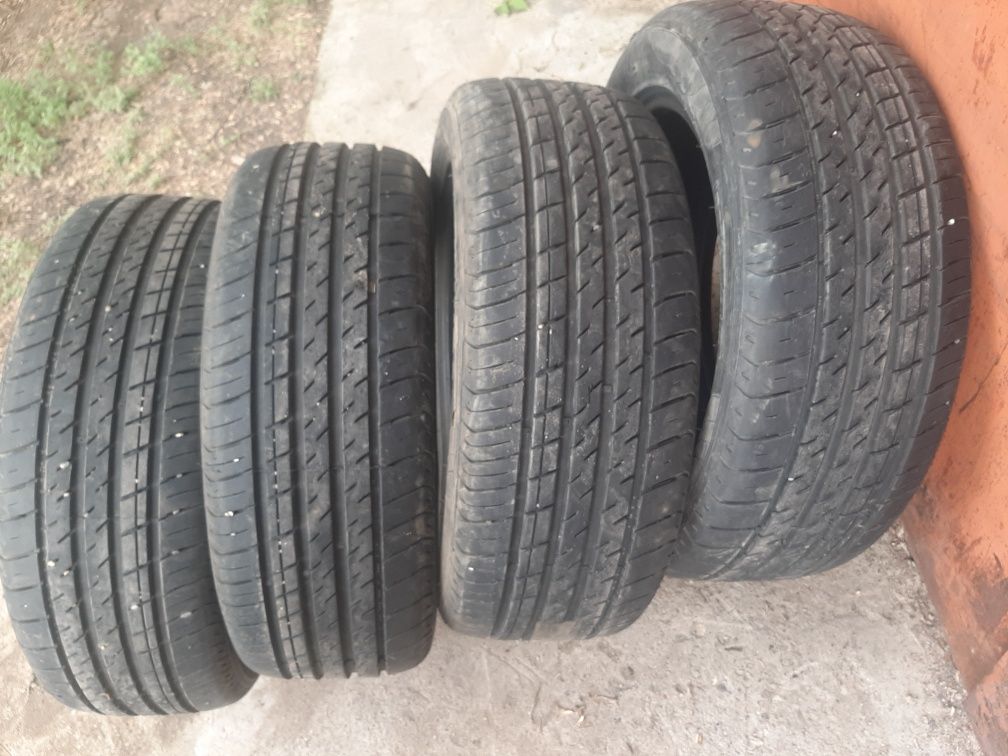 Продам шины 215/55/17 Китай
