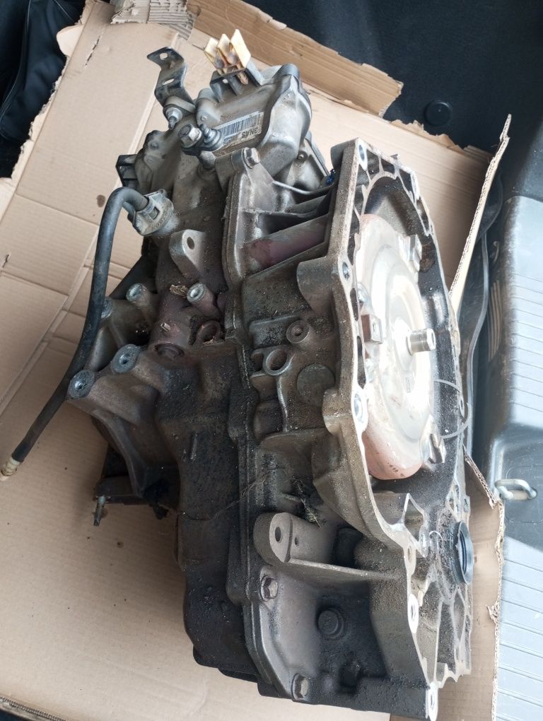 Продам движок и автомат коробку