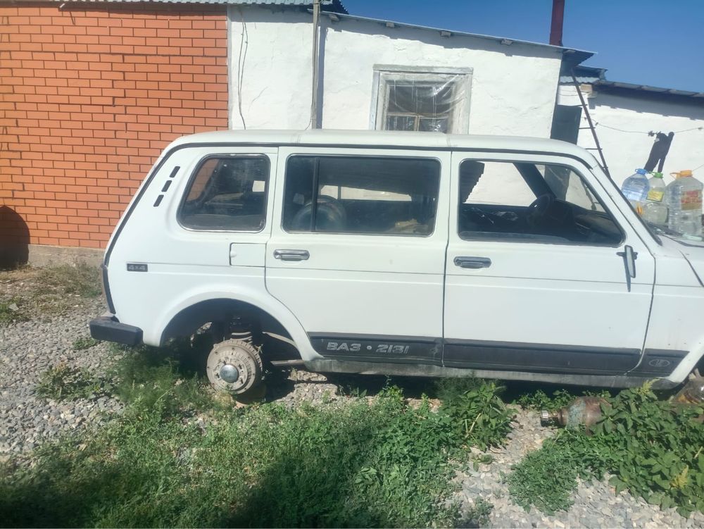 Нива авто көлігі 4есікті