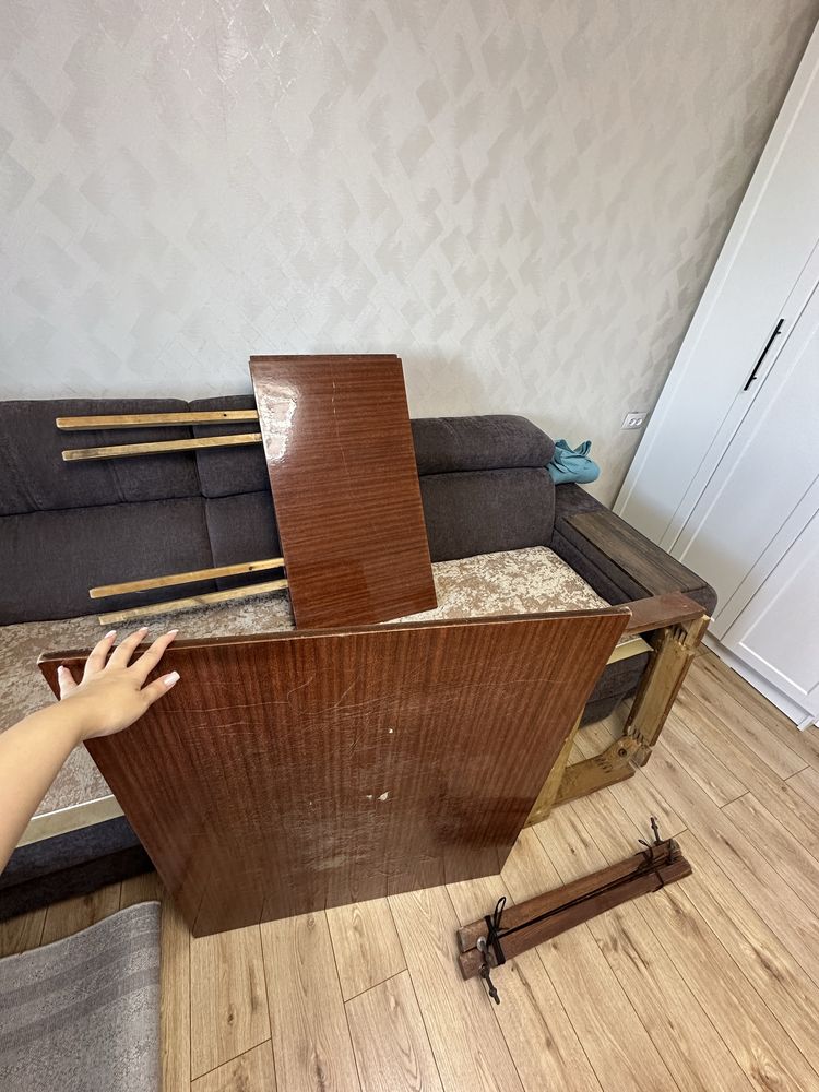 Отдам даром советский стол