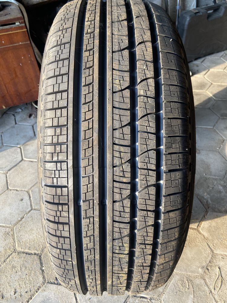 Продам летнюю резину Pirelli Scorpion 235/60 R18