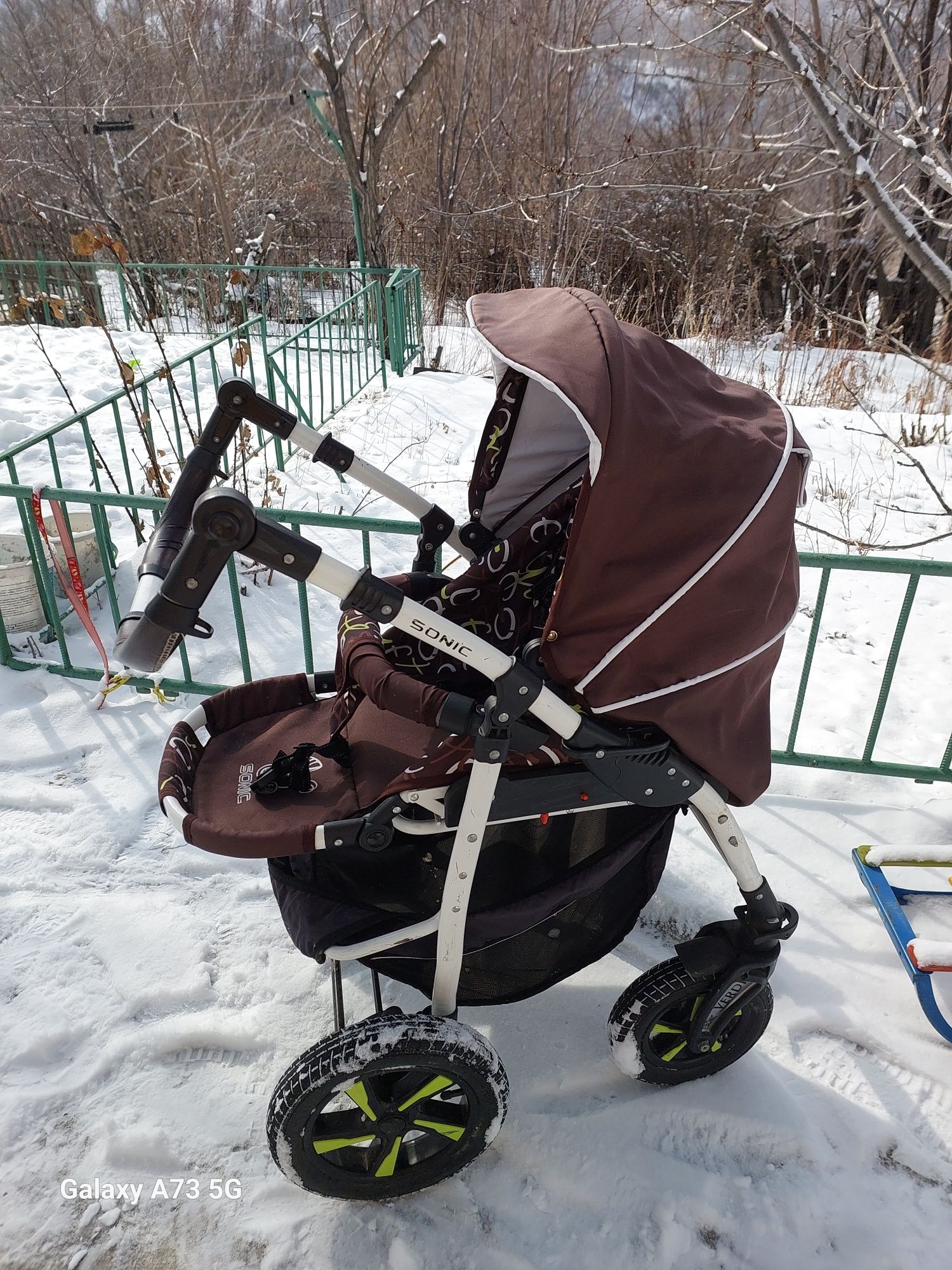 Продам коляску 3 в 1
