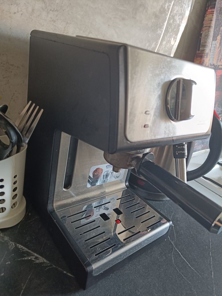 Delonghi кофемашина